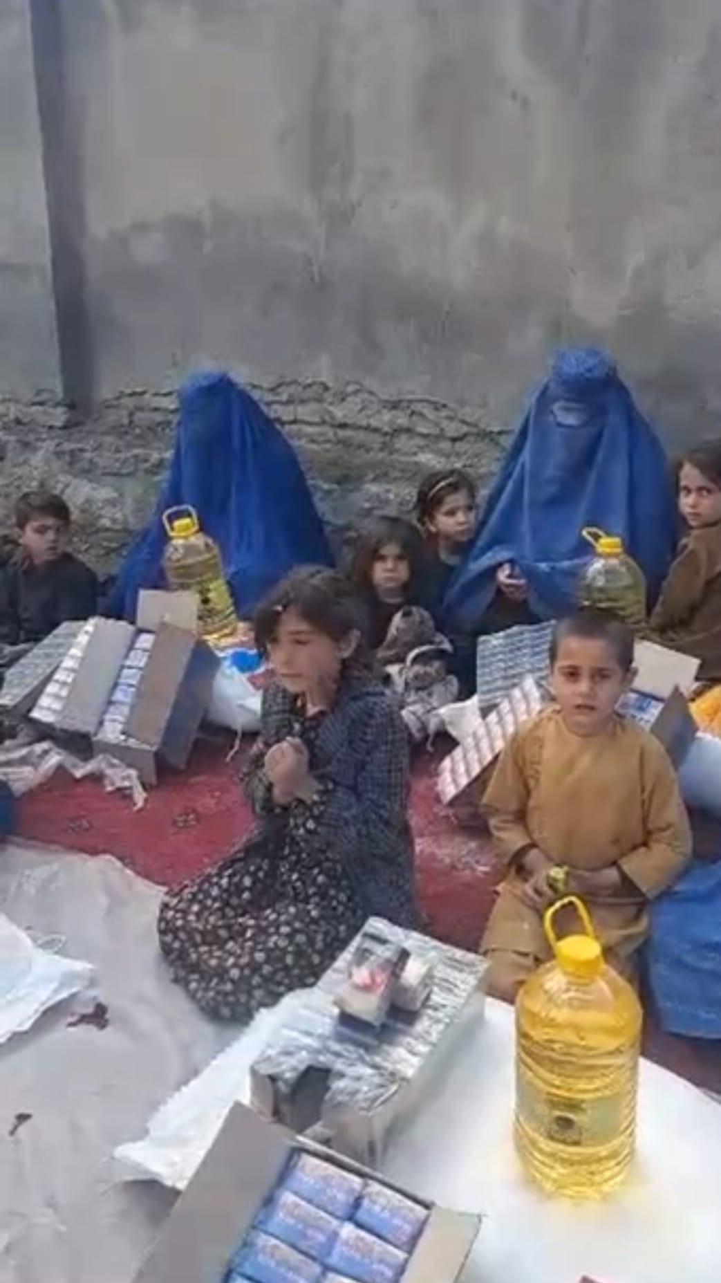Food distribution in Afghanistan